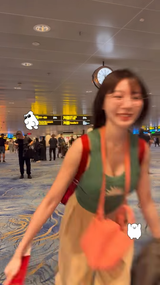 林明禎近鏡狂奔跑驚現大跌蕩胸震機場！34E上圍波濤洶湧衝擊網民︰個Mon都震埋