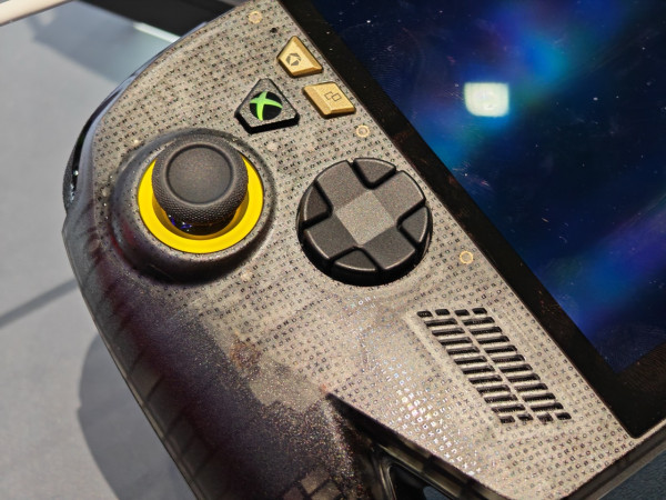 ROG Xbox Ally X20 香港預購｜20 周年黑金半透明手提機　7.4 吋 OLED＋AR 眼鏡套裝 9 月登場