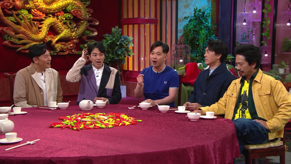 私家侦探惊爆富豪未婚妻一脚踏七船出轨！私底下断正表面清纯私下服务玩很大
