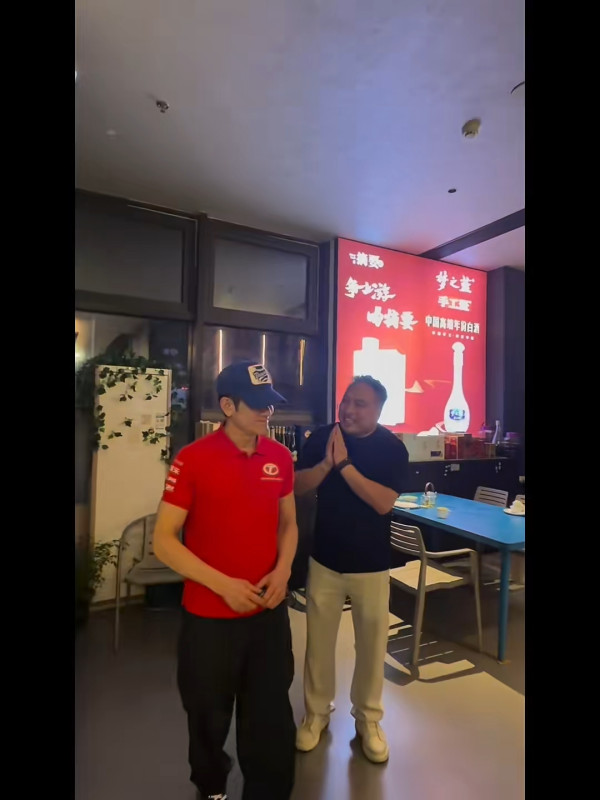 郭富城大女儿二女儿正面照意外曝光！零遮掩高颜值疯传！五官立体神似方媛