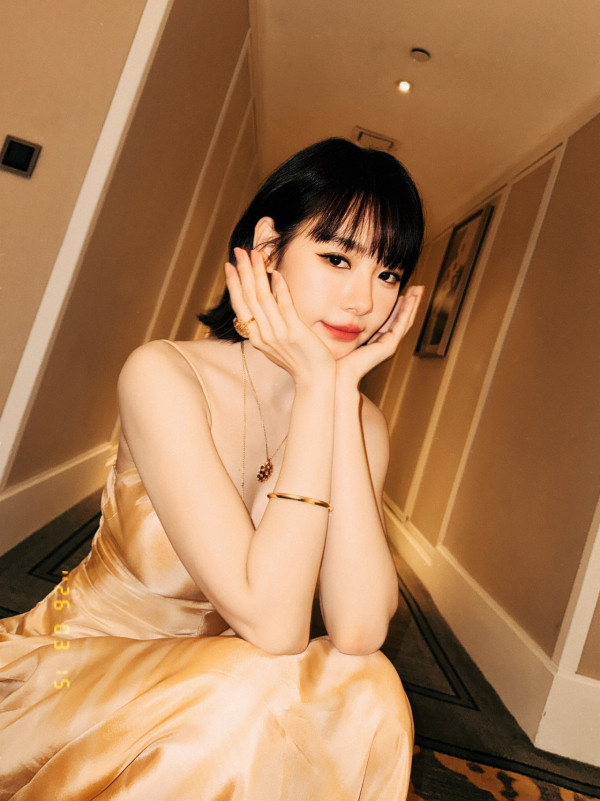 林明禎36歲生日當街透黑bra奇峰突出！34E澎湃上圍狂晃動拋窒網民眼球