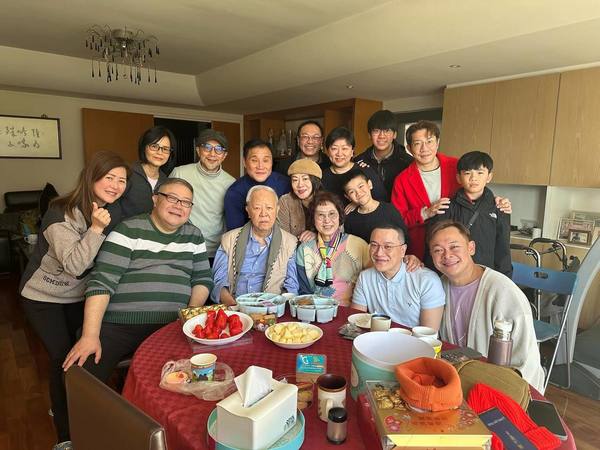 鍾景輝逝世｜鍾景輝享壽89歲生前曾患大腸癌一期微創康復 最後身影曝光晚年深居簡出