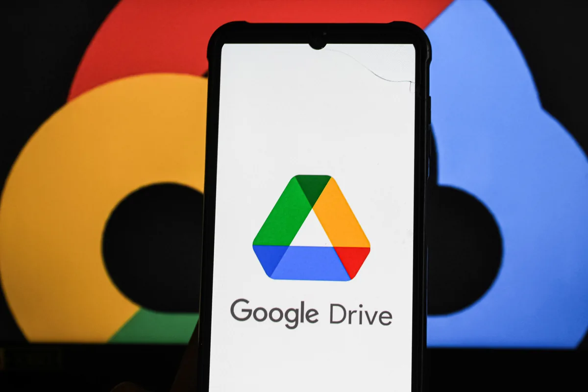 Google Drive 亂到七彩有救！官方推 AI「一鍵自動分類」神功能 散落文件秒速歸位【附使用資格與方法】