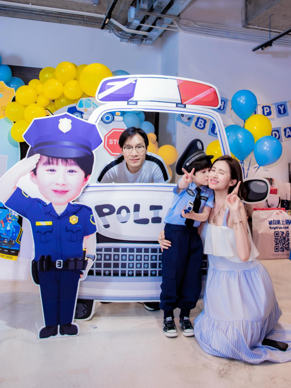 沈卓盈仔仔顏值爆燈愈大愈靚仔！眼大鼻高神複製媽媽五官萌爆極搶鏡