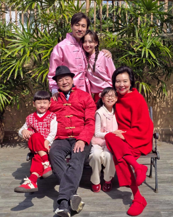譚俊彥11歲大女近照曝光暴風成長！戴鋼牙箍零影響氣質五官神複製媽媽
