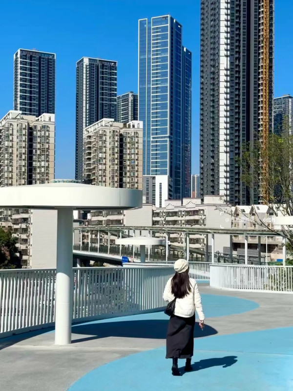 深圳羅湖新地標！東湖公園湖光塔日夜景超靚 19.5米高白色螺旋塔＋360度觀景台 