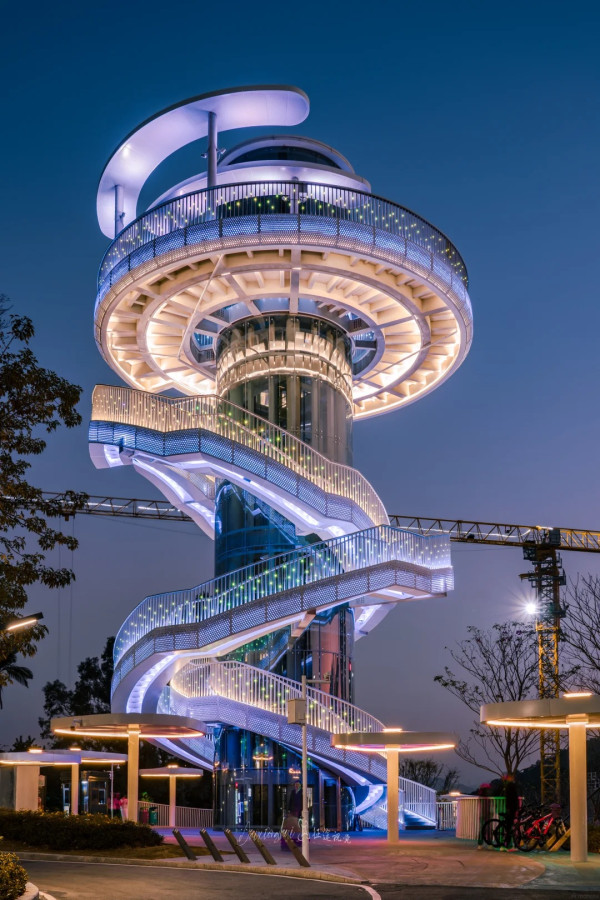 深圳羅湖新地標！東湖公園湖光塔日夜景超靚 19.5米高白色螺旋塔＋360度觀景台 