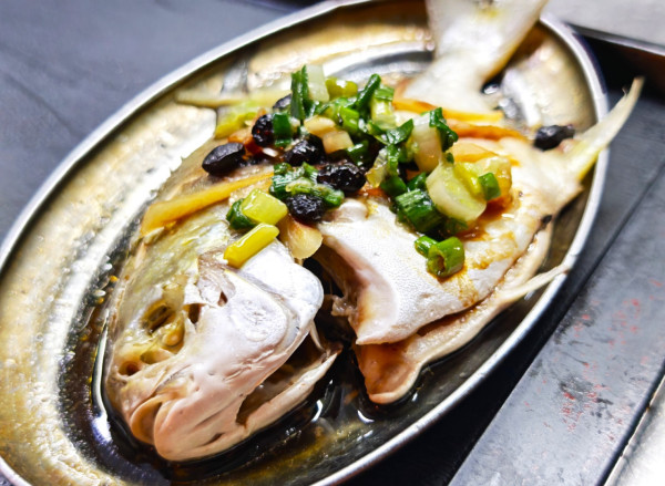 銀杏館時光倒流抗通脹價：$15大隻雞髀飯／$28惹味鮮蒸倉魚／$10經典大菠蘿油 小食低至$5！附長者優惠！