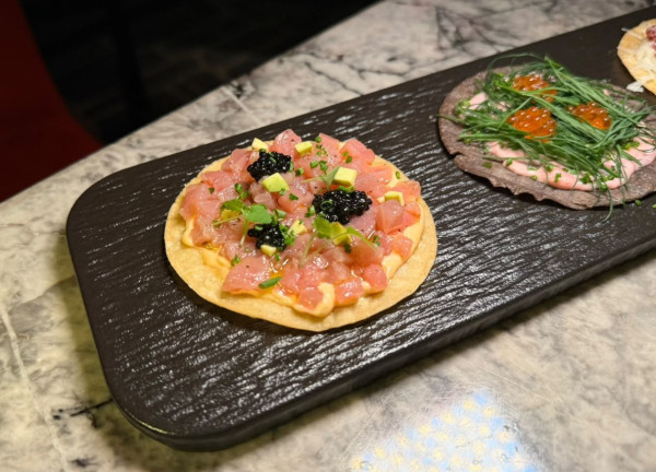 中環美食｜天台酒吧Cardinal Point新菜單登場！慢煮牛面頰意粉＋粟米餅三重奏＋Tiramisu (附訂座連結)