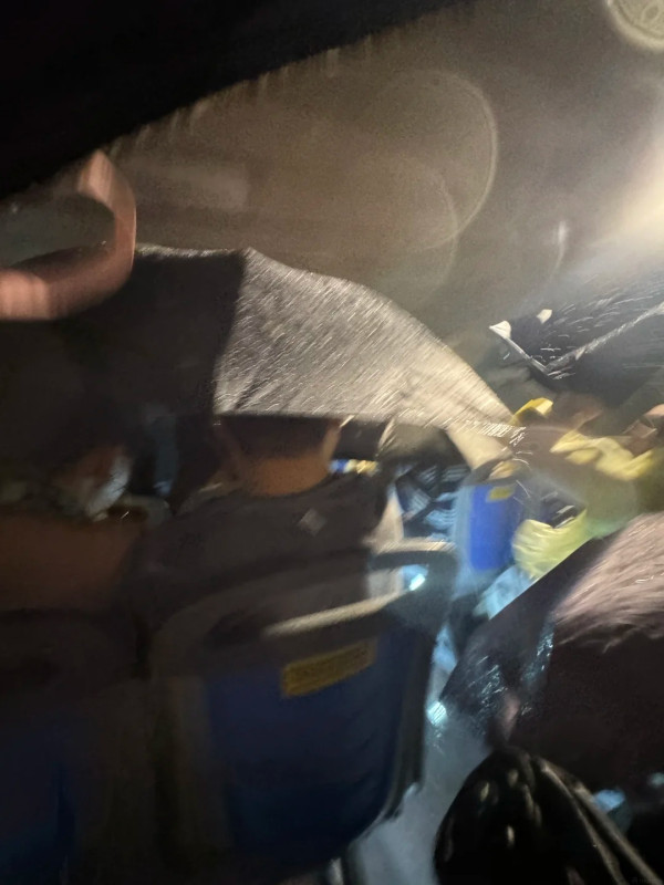 浪漫觀光變水上樂園！香港「落日飛車」暴雨驚現大瀑布 網民笑：1個價錢玩齊呢樣