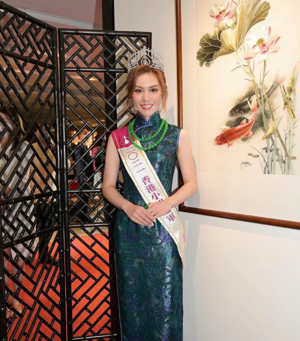 前港姐冠軍宋宛穎雙胞胎細妹神科畢業！頂級顏值靚過明星家姐獲封「最美醫生」
