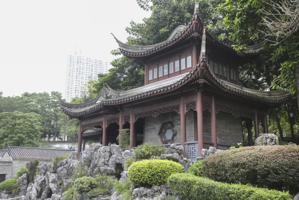 九龙寨城公园（来源：香港自游乐在18区）