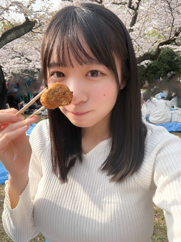 日本天氣預報美少女爆紅引港台日網民熱議!網民起底真身竟是女團偶像