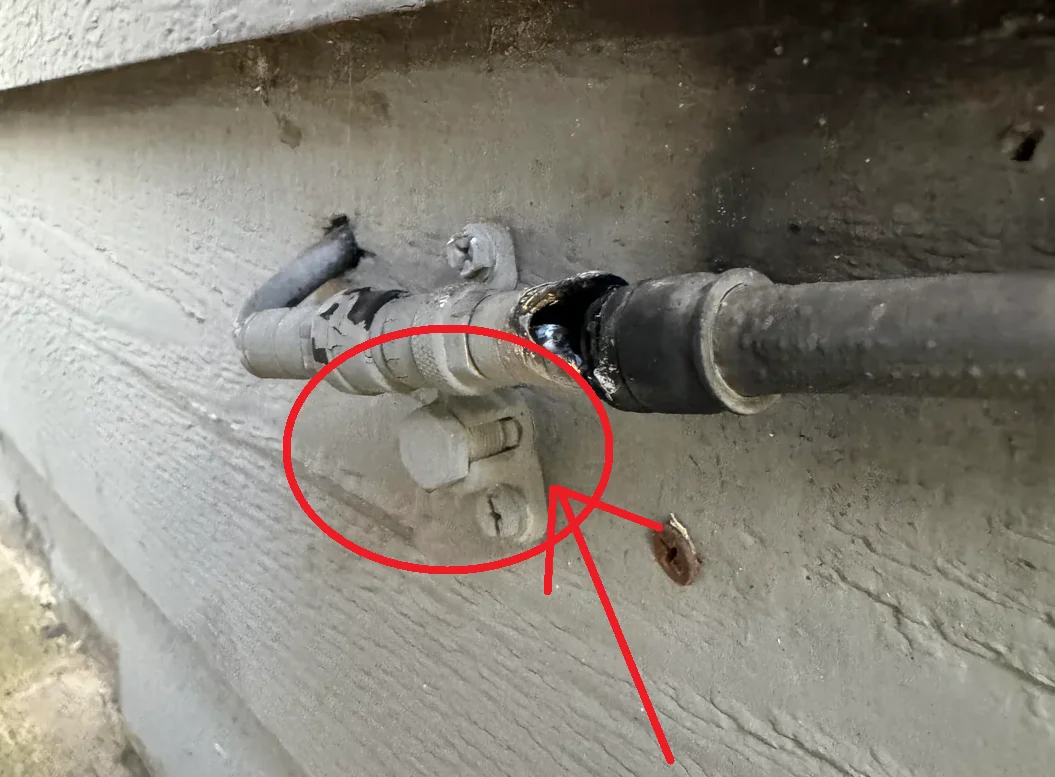 雷暴閃電打到燒主板+路由器！網民慘痛經歷：毀了一部電腦全因漏拔「這條線」?【附雷暴電器安全指引】