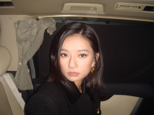 27歲女藝人豪門撻Q後承認新戀情！自爆主動倒追男友：唔見家長都唔得啦