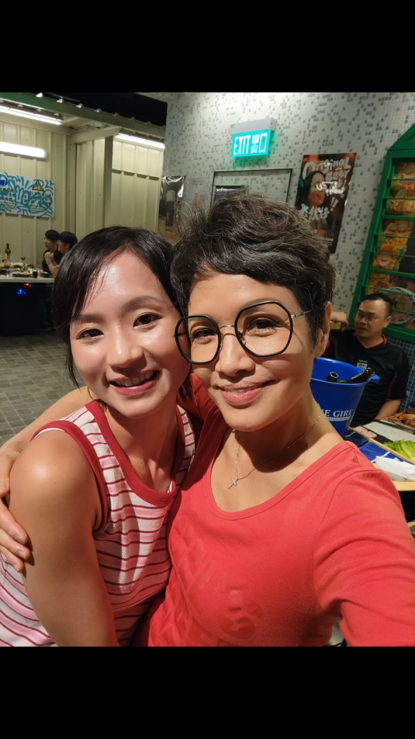 資深老戲骨驚爆被某女藝人掌摑至爆血管！恐怖傷勢曝光再點名澄清：關係非常良好