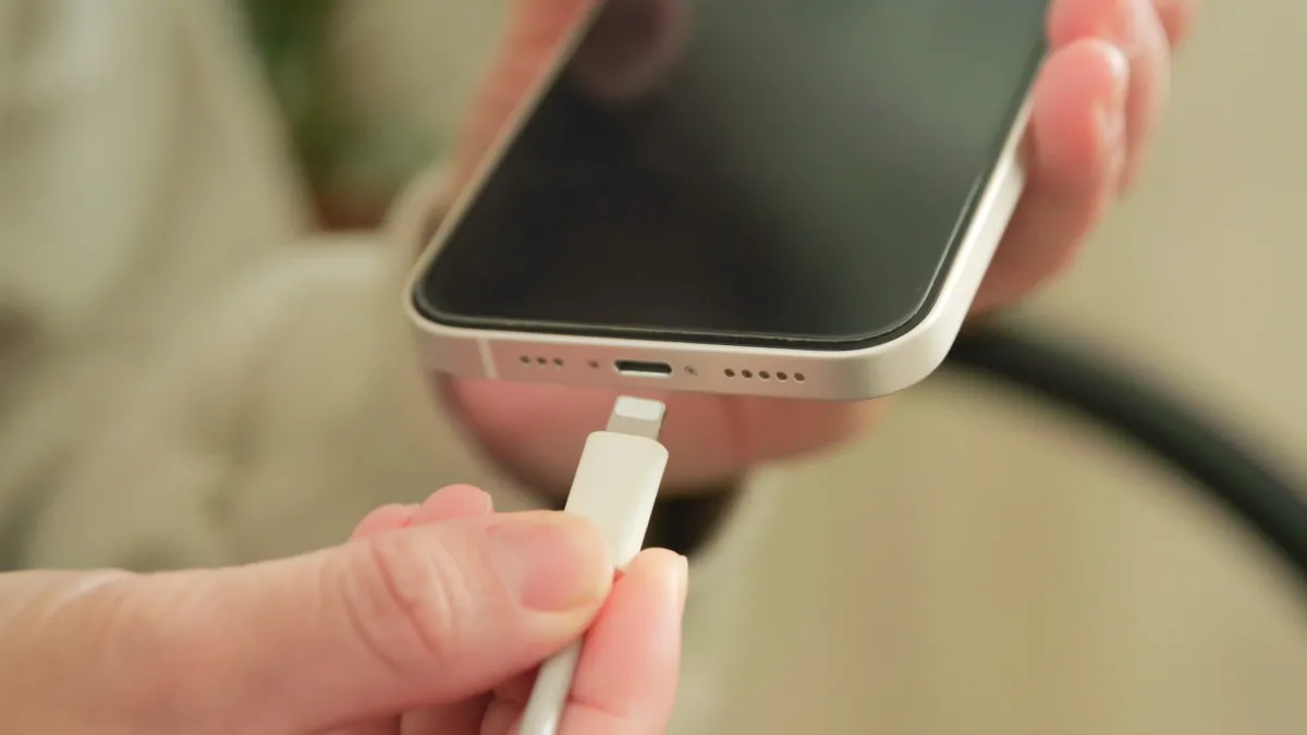 手機鎖80%充電有必要嗎？外媒揭3大沉重代價宣布停用：電池損耗全因「這元兇」