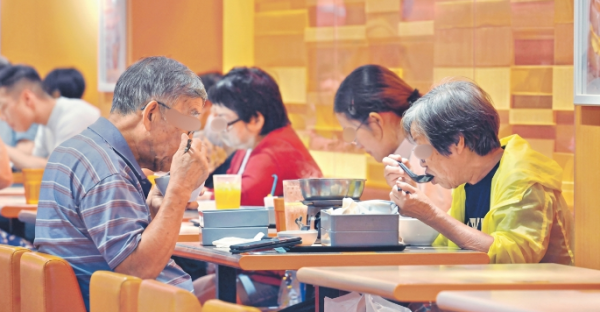 長者優惠2026｜$18嘆大快活/大家樂/太興下午茶！8大連鎖餐廳派長者餐飲券 7.1起領取