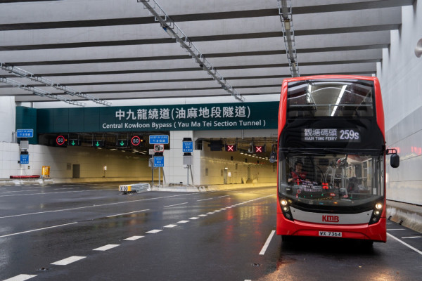 通宵巴司機點收工？九巴罕揭車長凌晨收車秘密！網民知真相激讚：好有人情味