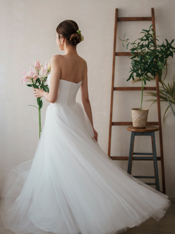TVB力捧小花IG無預警貼婚紗照！驚傳秘婚自爆情意結：着邊套婚紗好