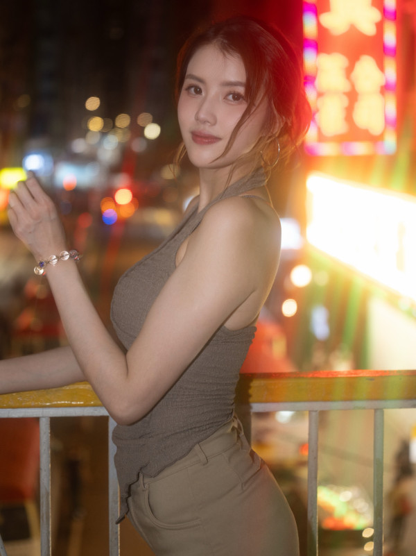 TVB力捧小花IG無預警貼婚紗照!驚傳秘婚自爆情意結:着邊套婚紗好