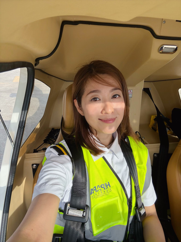 44岁陈自瑶索爆女机师look被疯传！30万网友看后激赞美到傻：以为是20岁素人