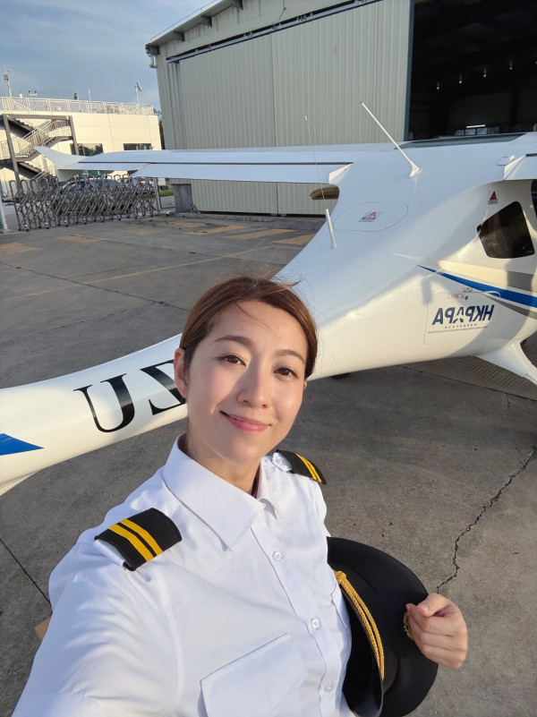 44岁陈自瑶索爆女机师look被疯传!30万网友看后激赞美到傻:以为是20岁素人