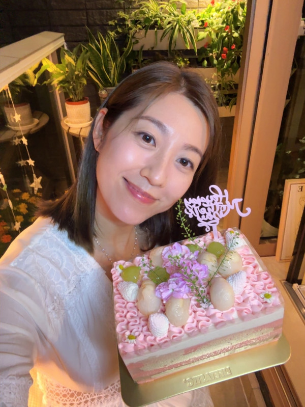 陳自瑤連任7年豐胸代言人解放32C上圍！海邊高炒辣照超驚艷 索爆女人味滿瀉
