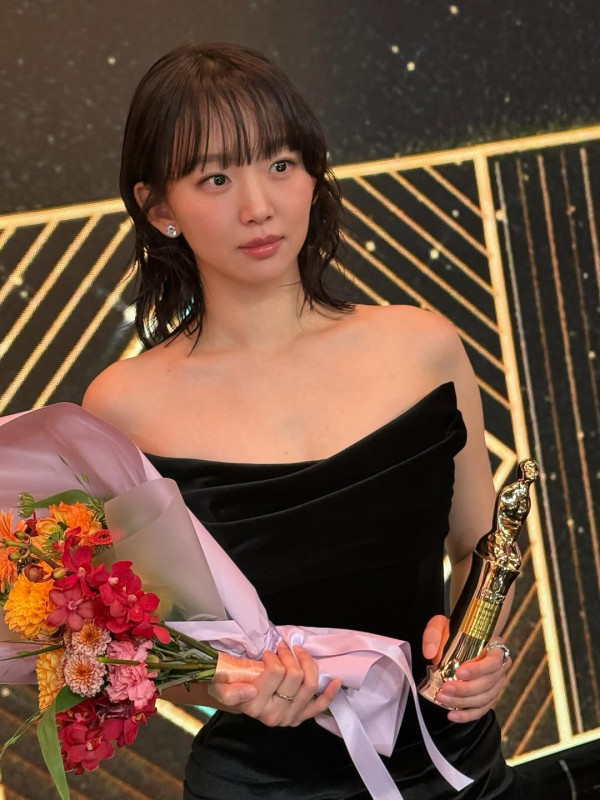 鐵拳教育|秦基周37歲凍齡女戰神9件事起底!反差萌女督察人氣急升