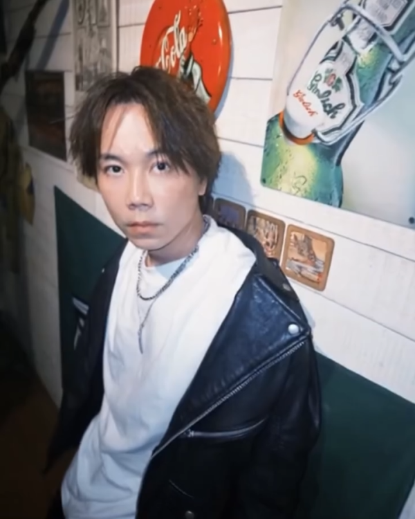 42歲男藝人IG無預警宣佈結婚！與圈外女友拍拖3年曬愛的紋身︰有你的未來