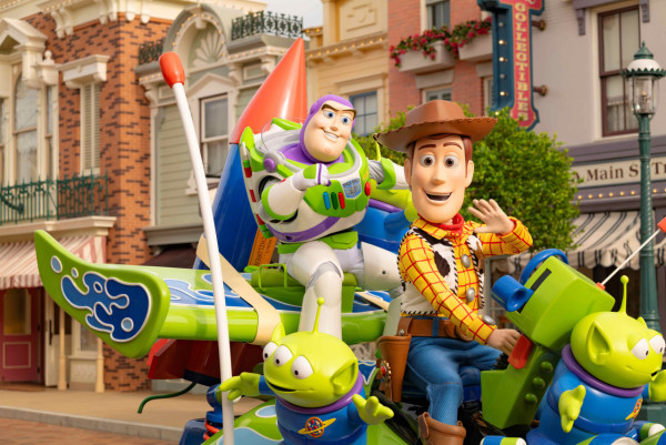 迪士尼優惠｜全新大人小童價門票優惠 人均$499起！Pixar Summer Fest 濕身派對+全新Pixar好友星空匯演