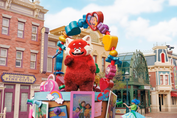 迪士尼優惠｜全新大人小童價門票優惠 人均$499起！Pixar Summer Fest 濕身派對+全新Pixar好友星空匯演
