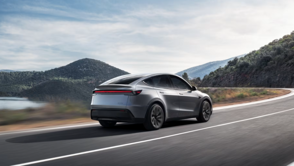 電動車快充傷電池？Tesla車主實測半年跑2.5萬公里容量99% 全因做對這3件事 