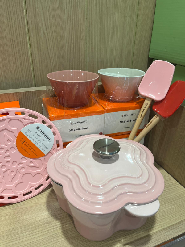 一田聯乘 Le Creuset 推出廚具積分換購 低至3折換夢幻粉嫩漸層花花鑄鐵鍋／陶瓷碗（附日期詳情）記者直擊實物!