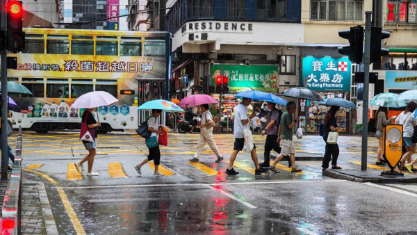 Uber調查：89%乘客指萬個網約車配額不足 專家促設動態檢討機制