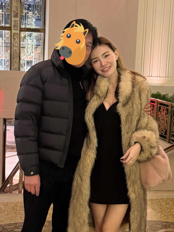 五索晒陳年學生妹舊照曝光驚人對比 眼鏡娘身形圓潤判若兩人如改頭換面