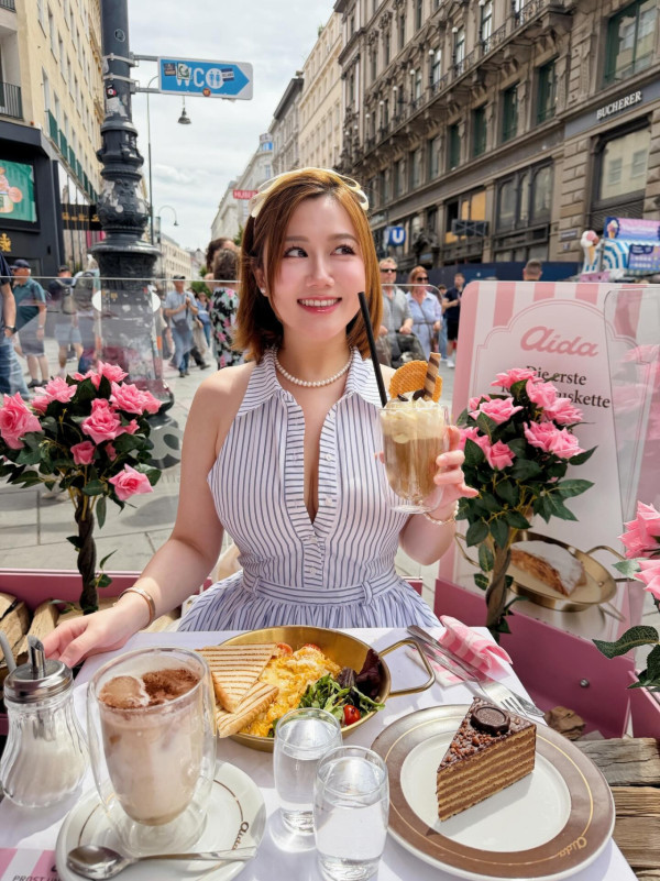 前TVB女星真空上陣遊維也納！性感大解放曬火辣魔鬼身材 