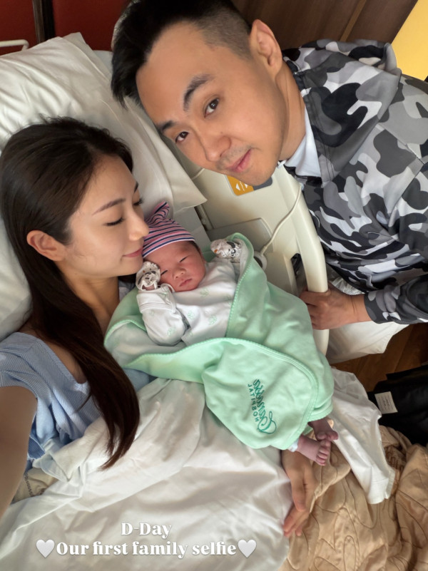 32歲蔡嘉欣IG報喜順利誕子！剖腹產誕7.8磅BB！甜曬一家三口溫馨全家福