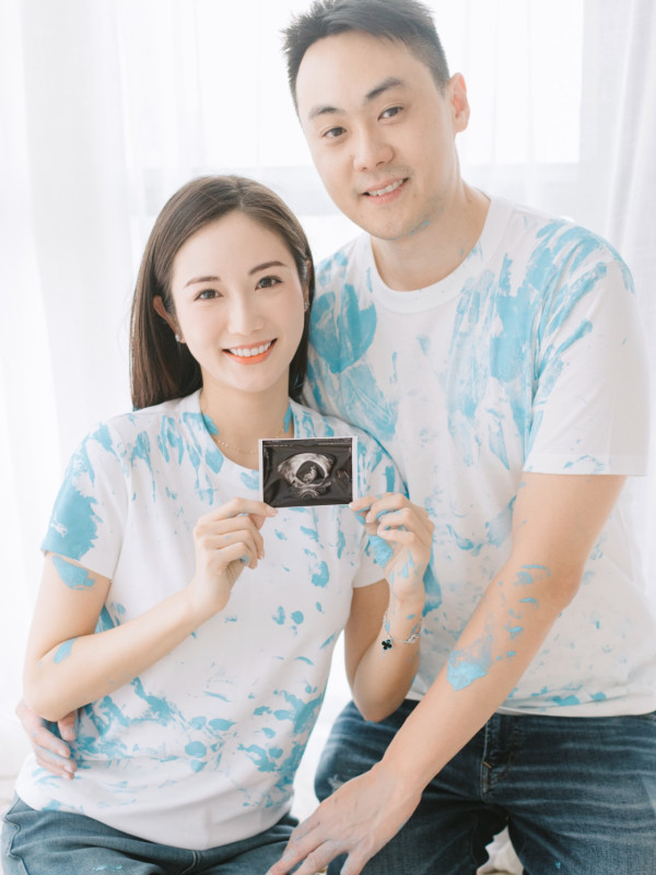 32歲蔡嘉欣IG報喜順利誕子！剖腹產誕7.8磅BB！甜曬一家三口溫馨全家福