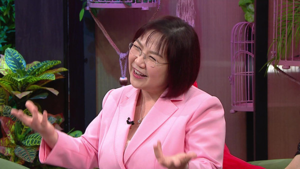 吳若希慘遭集體圍攻！被追問何時稱讚過老公 罕有「全體靜止」數秒無言以對