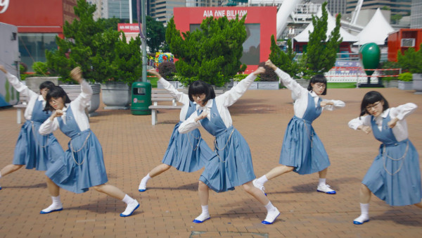 倪嘉雯神還原「港版Avantgardey」頂Bob頭出巡 街頭遭遊客誤當真女團求合照