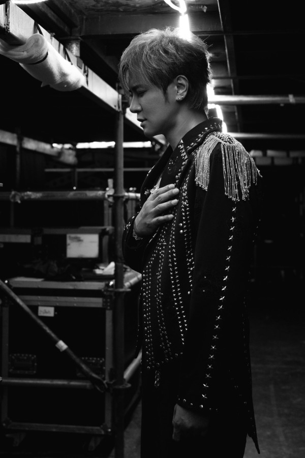 羅志祥紅館演唱會｜姜濤與偶像羅志祥「世紀互咀」獻男男初吻 台下睇足全場跳唱應援