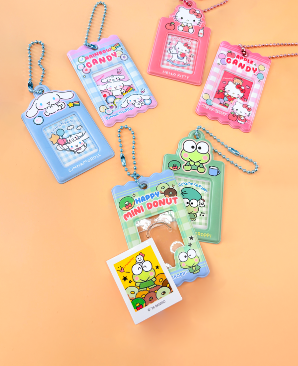 Sanrio化身奶嘴BB公仔登陸7-eleven! Hello Kitty、My Melody、Kuromi應援燈匙扣、迷你燈箱、迷你照片吊飾盲盒+ JOGUMAN獨家功能迷你相機盲盒 附開賣日期