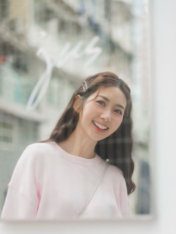 30歲女藝人升呢馬主夫人威水拉頭馬！跟實董事老公豪晒Hermès手袋行頭超富貴