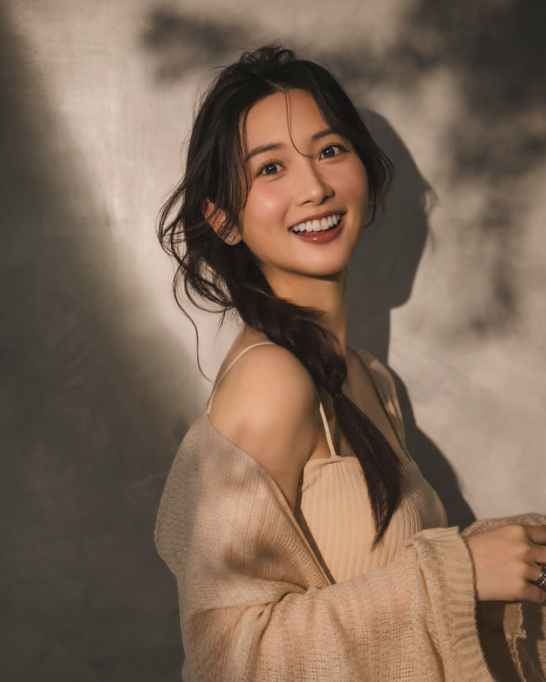 30歲女藝人升呢馬主夫人威水拉頭馬！跟實董事老公豪晒Hermès手袋行頭超富貴
