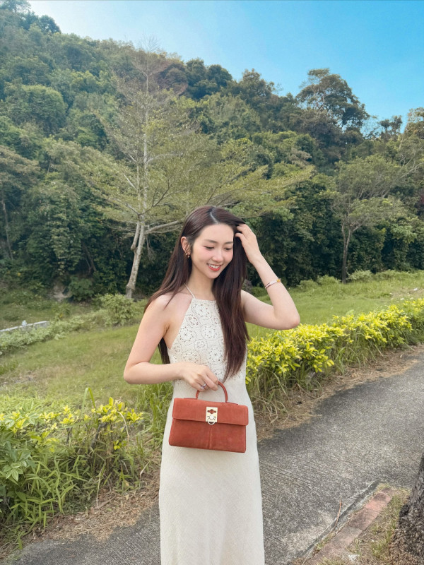 30歲女藝人升呢馬主夫人威水拉頭馬！跟實董事老公豪晒Hermès手袋行頭超富貴