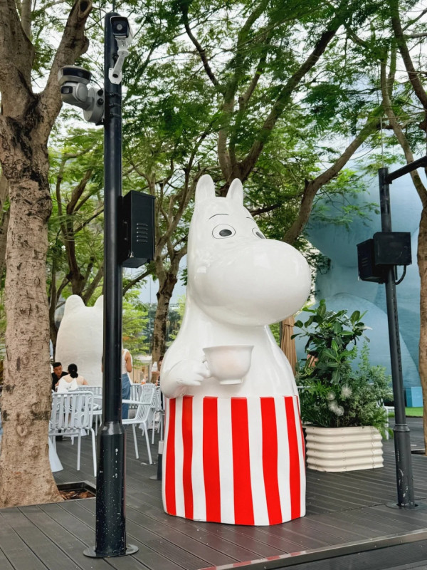 姆明媽媽( 圖片來源:小紅書@vanvanvan) 深圳姆明Cafe快閃店登場!巨型姆明+多款可愛周邊 附地址交通