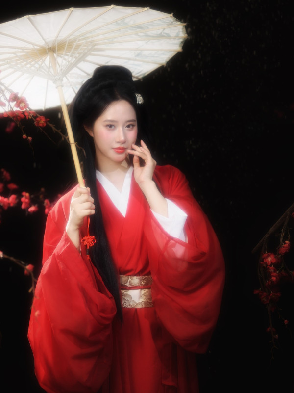 香港小姐2026︱大热美女符冬妮宣布退选！温哥华华姐冠军来港 网友猜一原因另有内情