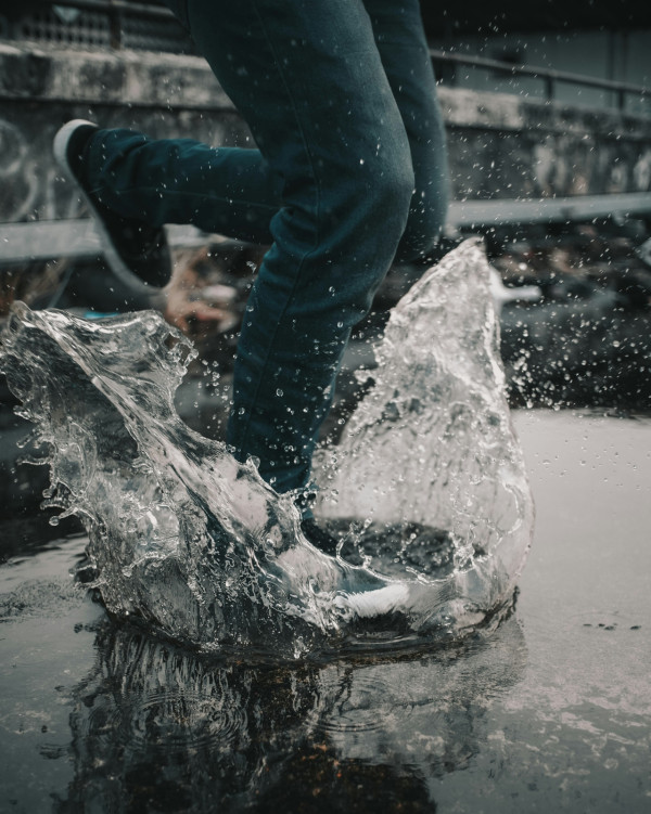 鞋襪速乾法(圖片來源:Unsplash)