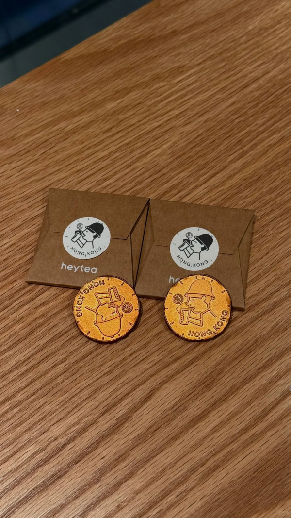 铜锣湾时代广场罕见出现人龙！过百打工仔一早排队网友惊叹：有必要吗？